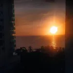 10mo Piso, Piscina, Jacuzzi y a Pasos de la Playa