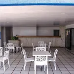 10mo Piso, Piscina, Jacuzzi y a Pasos de la Playa