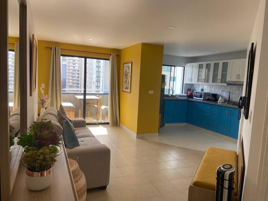 Apartamento 10mo Piso, Piscina, Jacuzzi Y A Pasos De La Playa Cartagena
